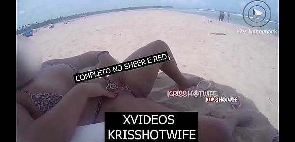  Kriss Hotwife é Abordada Por 2 Desconhecidos Na Praia Enquanto Se Masturbava